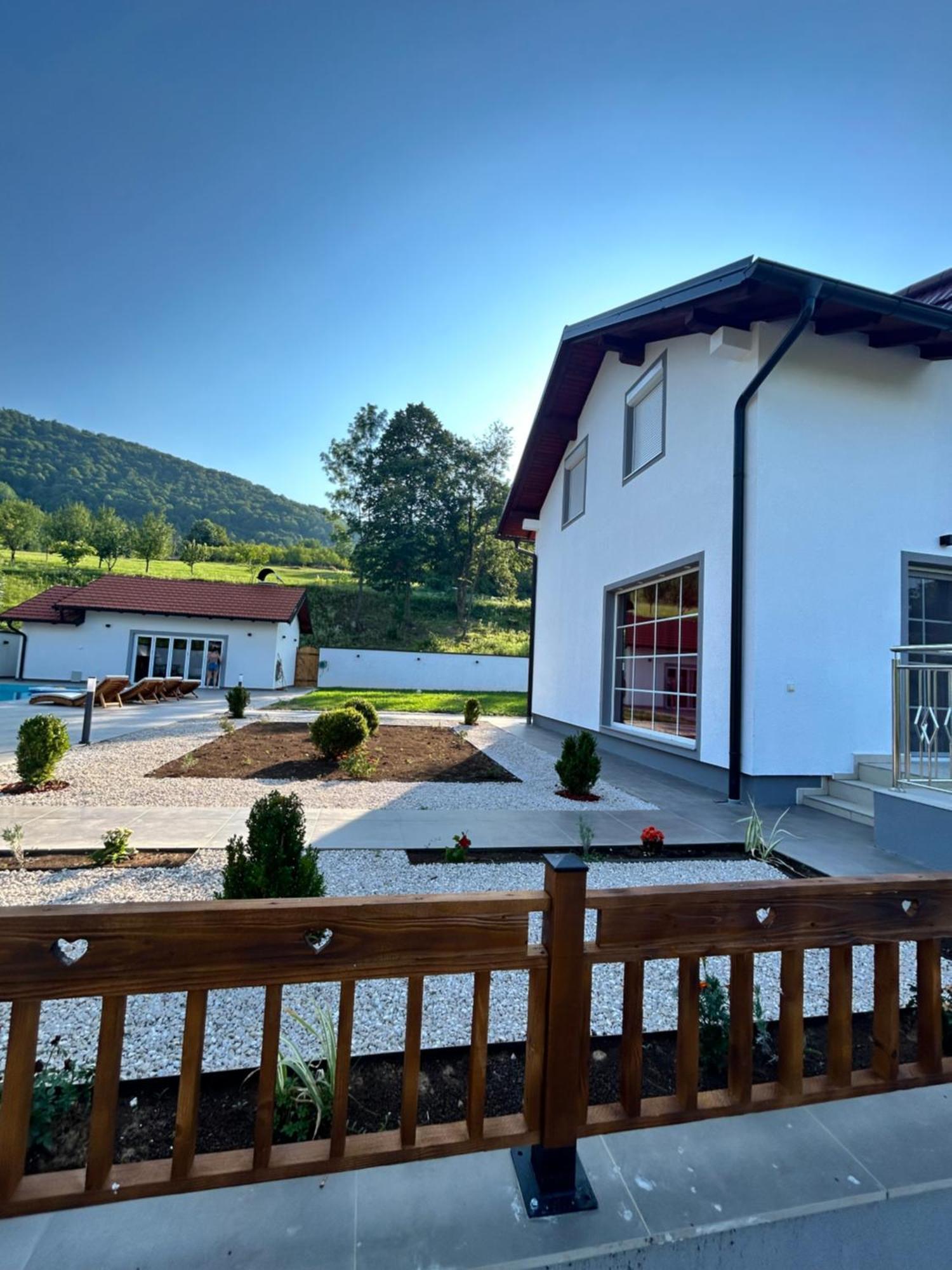 Romantic Lodge บันยาลูกา ภายนอก รูปภาพ