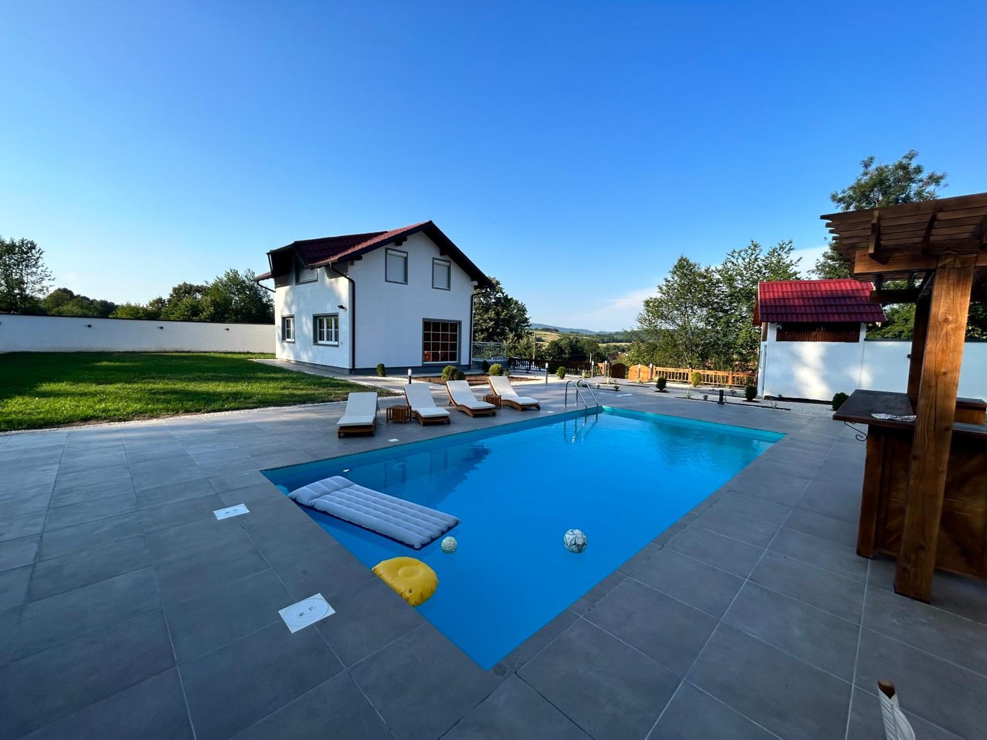 Romantic Lodge บันยาลูกา ภายนอก รูปภาพ
