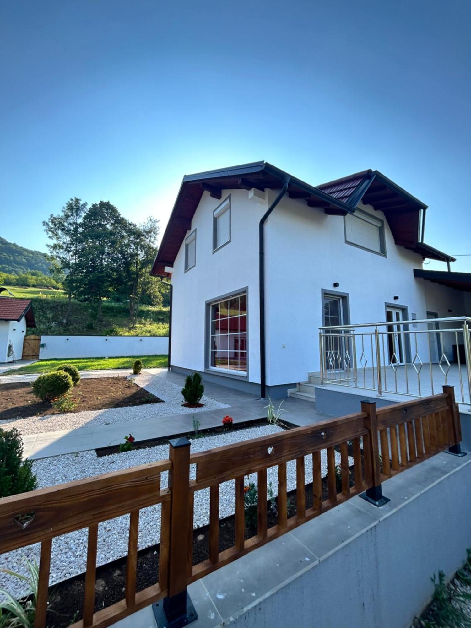 Romantic Lodge บันยาลูกา ภายนอก รูปภาพ